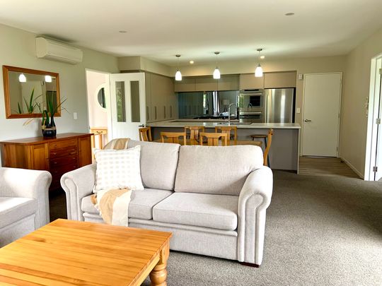 Halswell, 3 bedrooms - Photo 1