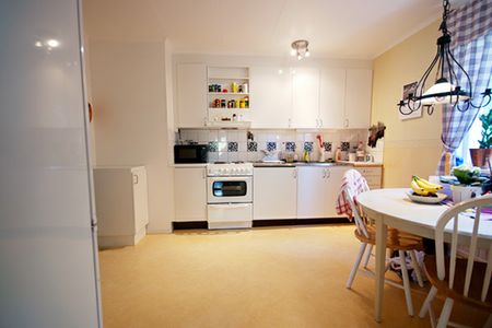 Ljus fin tvåa i lugnt skogsnära område - Foto 3