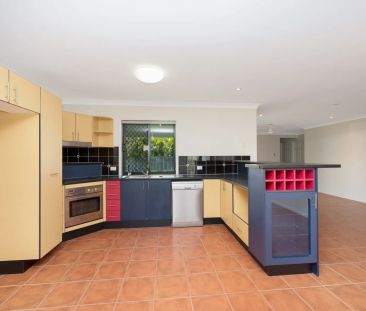 Stylish Corner Block Meets Convenience in Willow Gardens - Photo 3