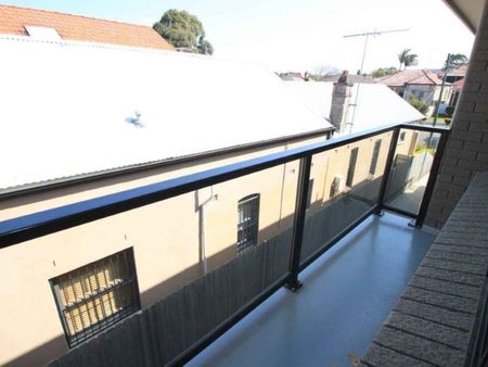 Boutique Living! - Photo 5