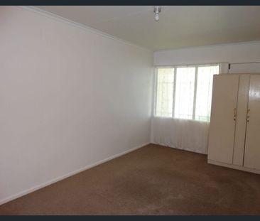 Location Location Location in Wynnum - Photo 2