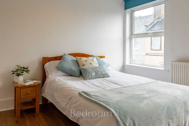 Room 1 - Photo 1