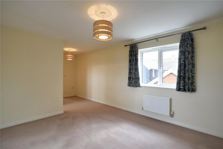 4 bedroom detached house to rent - Photo 2