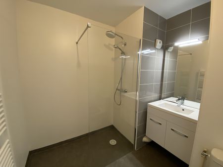 Location Appartement 2 pièces 45m² REIMS 51100 - Photo 4