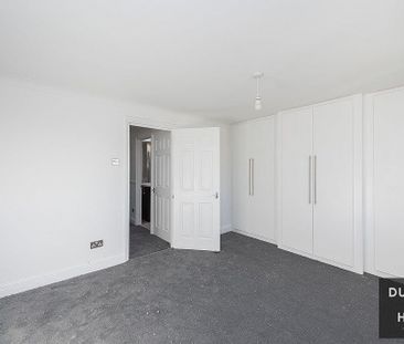 3 bedroom end of terrace house to rent - Photo 3