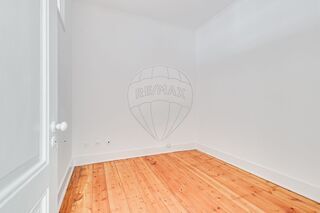 Apartment Renovated 3 bedrooms for rent Mercês Lisboa - balcony, central heating, garden - Photo 2