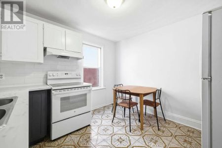 2 - 244 ROCHESTER STREET - Photo 3