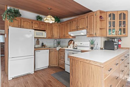 For Lease - 99 Bowen Road, Kawartha Lakes, Ontario - Photo 4