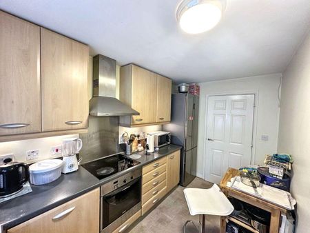 Knightsbridge Court, Gosforth, Newcastle upon Tyne, Tyne and Wear, NE3 2JZ - Photo 5