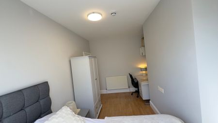 6 Bed Student Accommodation - Photo 4