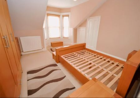 2 Bed 1 Bath - Photo 4
