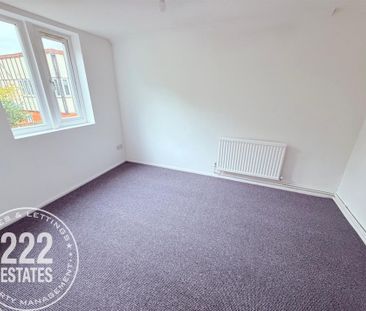 Redshank Lane - Warrington - WA3 - Photo 3