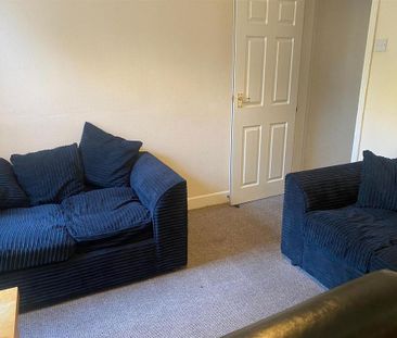 4 bedroom private hall to rent - Photo 1