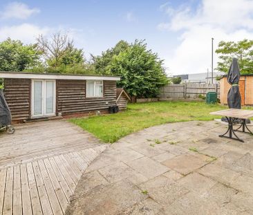 1 bedroom in a house share to rent - Photo 3