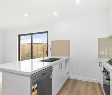 3 Bedroom Townhouse in Pakenham - Photo 5