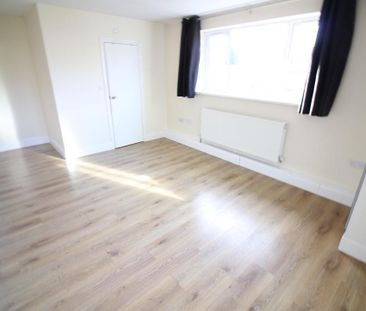 Humber Way, Slough - Photo 4