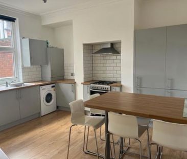 6 Bed - 52 Cliff Mount, Woodhouse, Leeds - LS6 2HP - Student - Photo 6