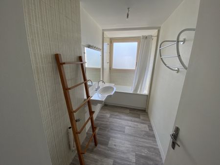 Location Appartement 3 pièces 69m² ANGERS 49000 - Photo 3