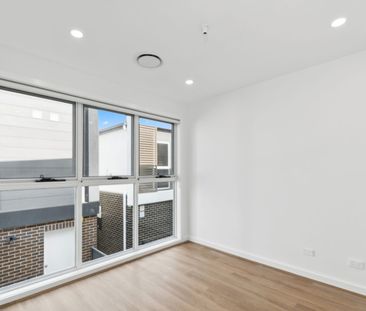Two-Bedroom Townhouse PLUS Fully Self-Contained One-Bedroom Studio - Photo 1