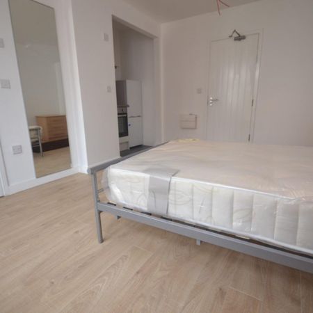 1 bedroom Flat To Let - Photo 4