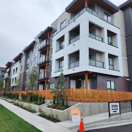 Brand New 2 bed, 2 bath, Ground Floor Corner Apartment in Langley - Photo 1