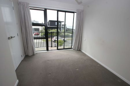 Newish 2 Beds in Hobsonville - Photo 3