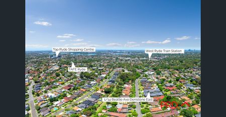 Stunning brand new villa of impressive scale and design - Photo 3