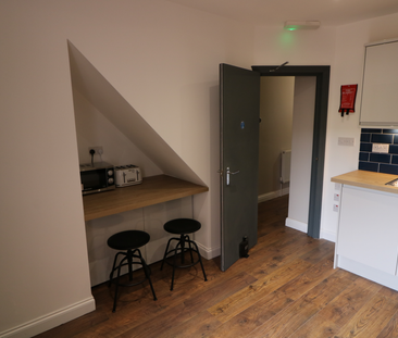 1 bedroom in a house share to rent - Photo 5