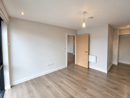 2 bedroom flat to rent - Photo 2
