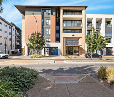 Modern Apartment Living in the Heart of St Clair - Photo 1