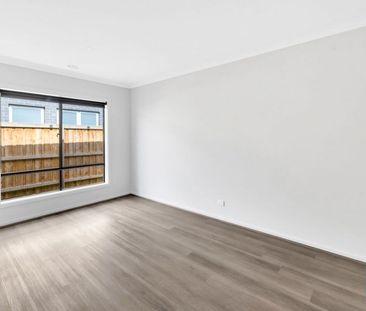Near New stylish home - Photo 4