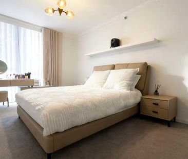 Modern North-Facing Apartment with Study for Rent - Photo 3