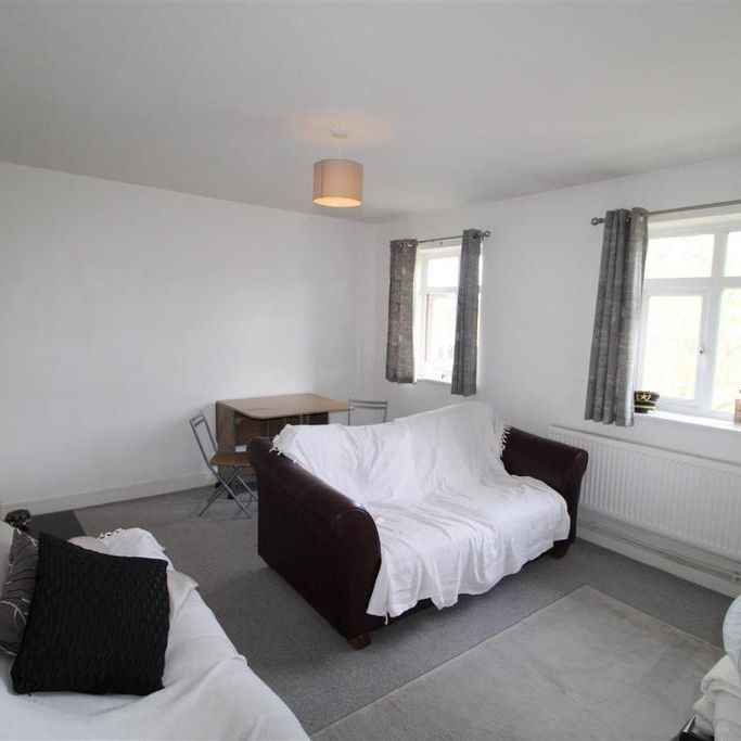 3 bedroom flat to rent - Photo 1