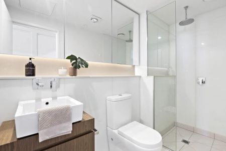 Stylish & Secure Living - Photo 5