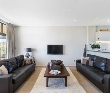 Private, Sun-Filled Townhouse in Prime Remuera / Newmarket Location - Photo 4