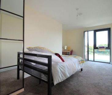 3 bedroom flat to rent - Photo 3