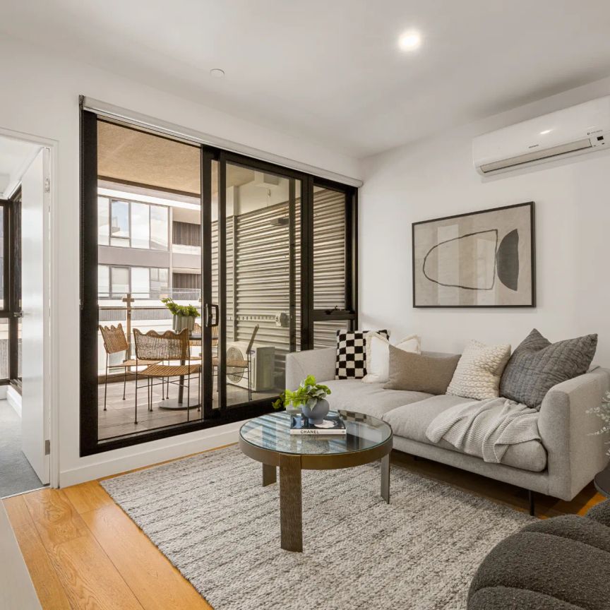Contemporary Luxury Living in the Heart of Elsternwick – Two Available! - Photo 1