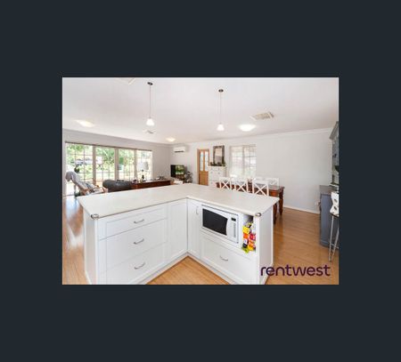 18B Hertford Close, Bull Creek, WA 6149 - Photo 4
