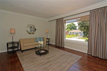 For Lease - 21 Hiley Avenue, Ajax, Ontario - Photo 2