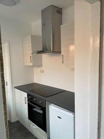 2 Bed Terraced House, Cambria Street, L6 - Photo 5