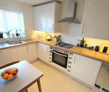 3 bedroom end of terrace house to rent - Photo 5