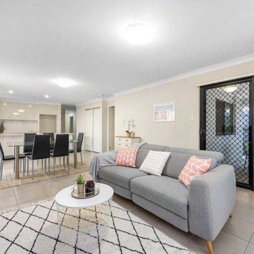 $670 per week increasing to $710 per week effective: 11/11/26 - Photo 1