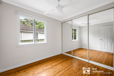 Impressive Family Home with Versatile Detached Studio - Photo 4