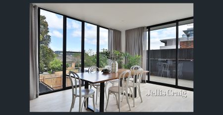 Modern Town Residence in the Heart of Bentleigh East - Photo 5