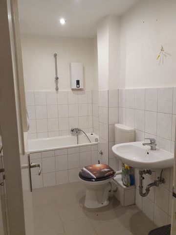 Schönböckener Str. 107, 2 Zi.,ca. 53qm, gr. Wohnzimmer, D.-Bad, EBK, Balkon, FREI zum 01.03.2026 - Photo 2