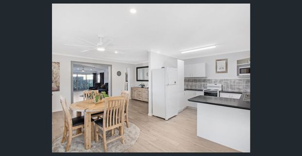 🏡 Seaside Sanctuary - Walk to Beach! - Photo 1