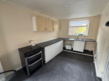 2 bedroom terraced house to rent - Photo 5