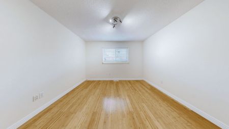 For Lease - 49 Havenview Road Unit# Upper, Toronto, Ontario - Photo 2