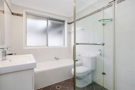 Renovated Three Bedroom Home! - Photo 5