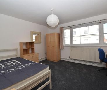 2 bedroom flat to rent - Photo 6